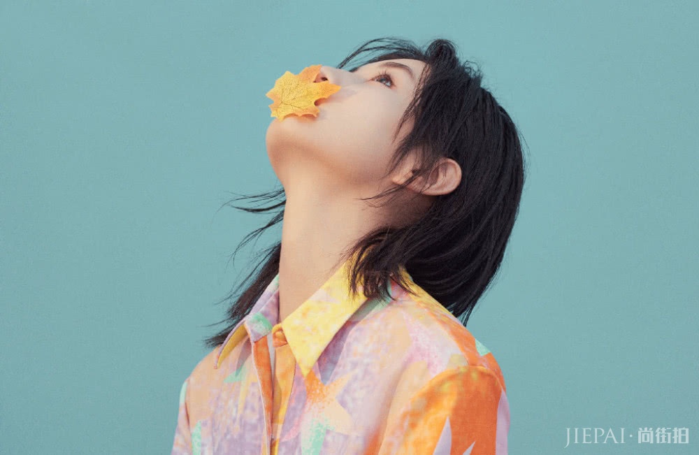 张子枫穿2万3的针织裙,比乔欣还美