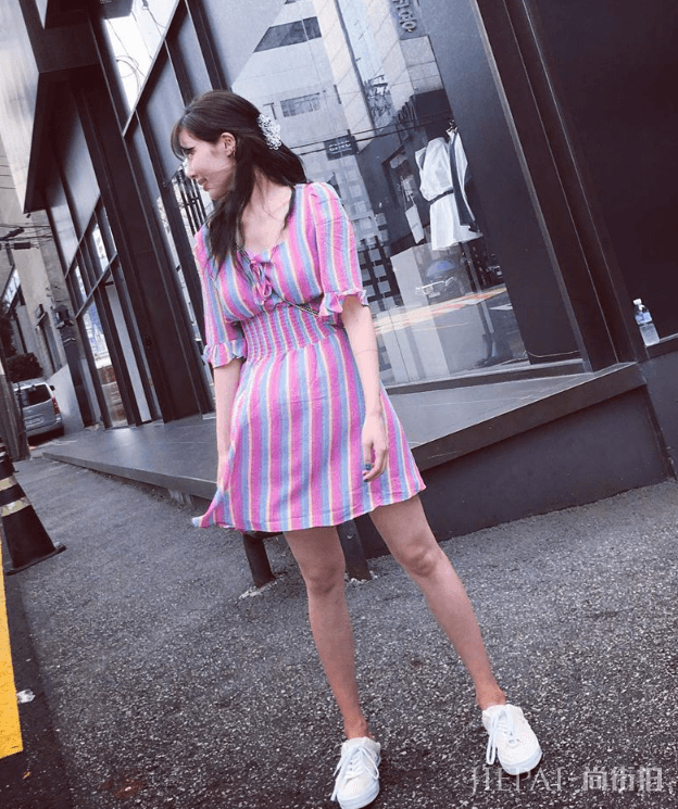 泫雅晒素颜照,真容公开如“整容”,一下老十岁像邻家大婶