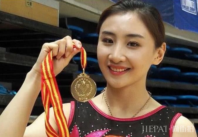 五月公布恋情,八月被求婚,何雯娜男友身份刚曝光,她就怀孕了