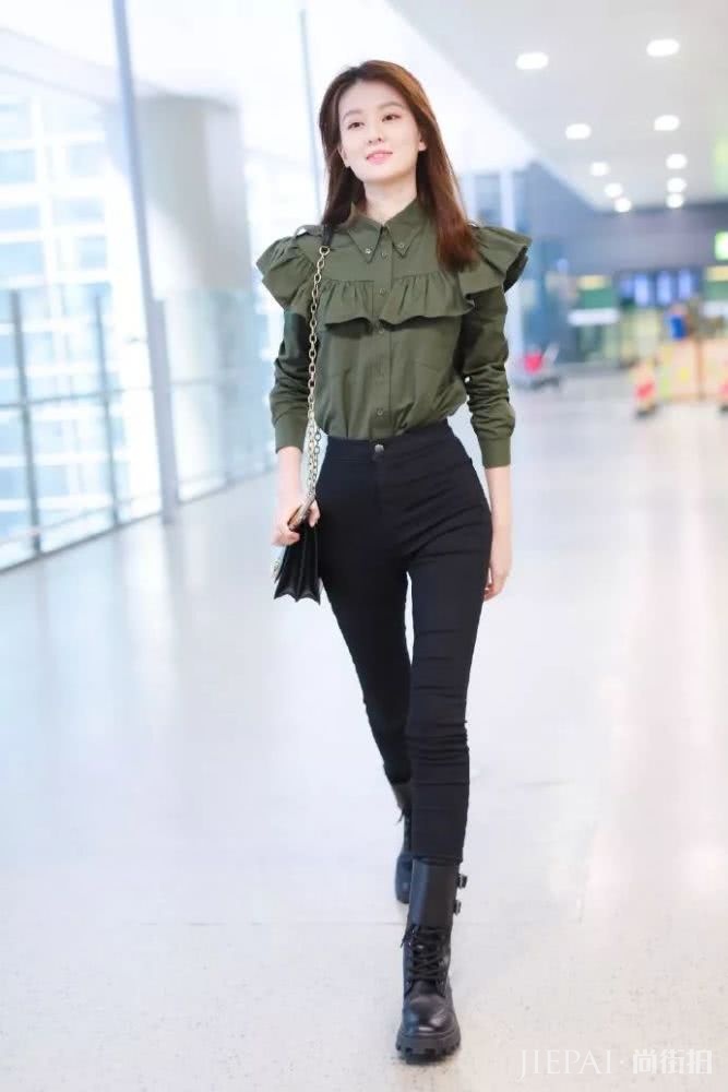 女人穿衣要学会适当“露”一些，放眼望去都是气质小姐姐