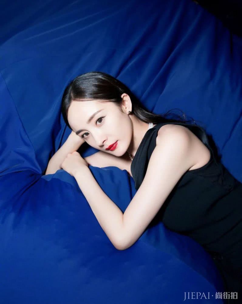 私服搭配只服杨幂,生过孩子也能穿出18岁少女feel