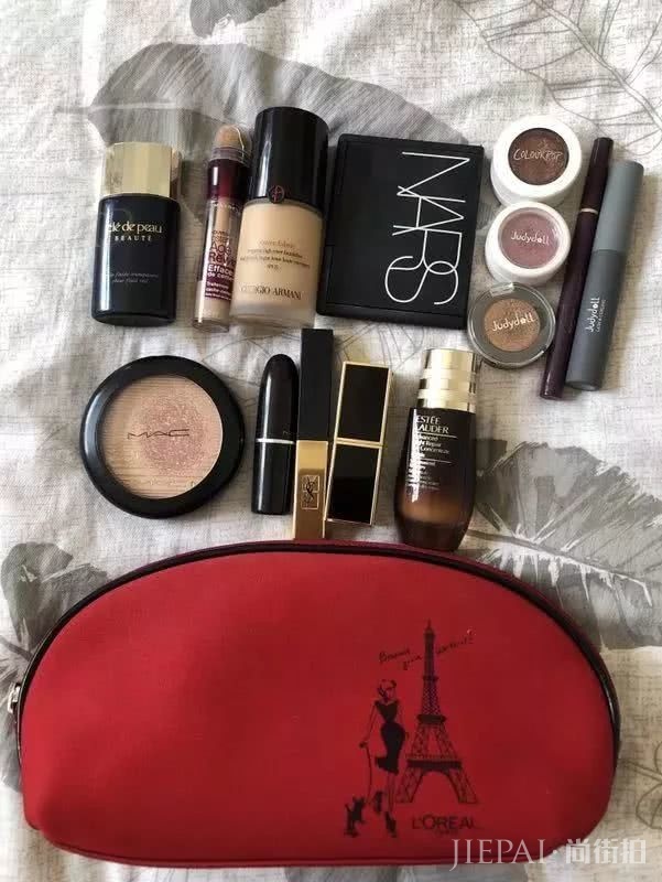 到底是什么神仙眼影盘,能让戚薇用到铁皮