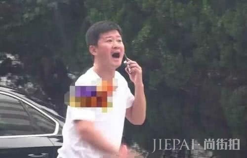 吴京马路上破口大骂司机，样子丑话难听，但这事办的漂亮啊！