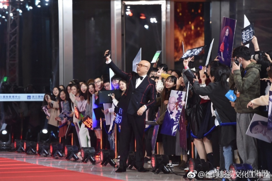 47岁徐峥发朋友圈表白陶虹,还准备土味生日应援,老派作风有点甜