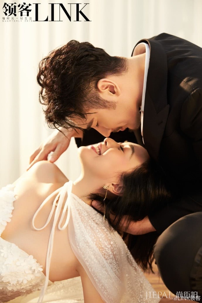 张伦硕夫妇七夕大片画面甜齁，钟丽缇好身材抢镜