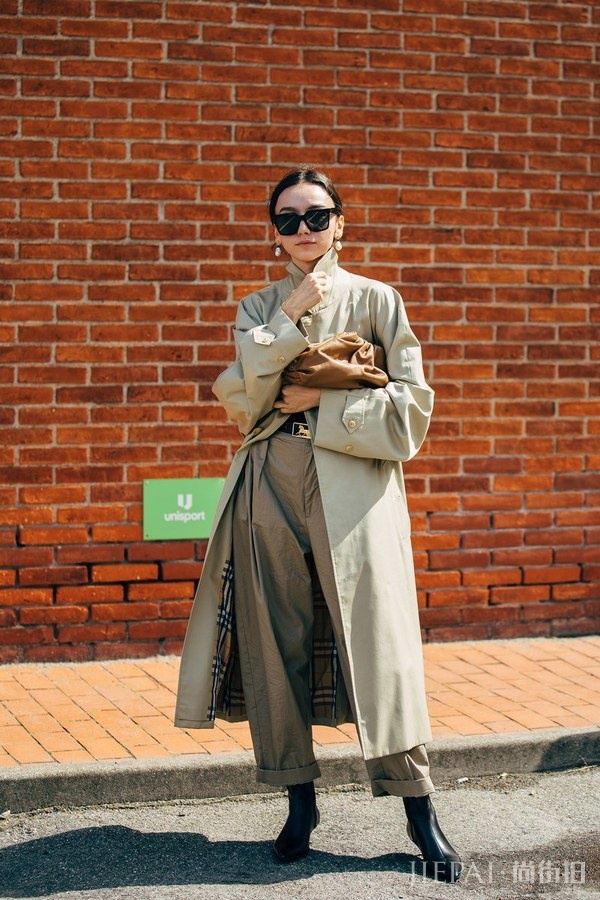 北欧女孩有多Chic?来翻翻2020春夏哥本哈根时装周秀场外街拍才知道!