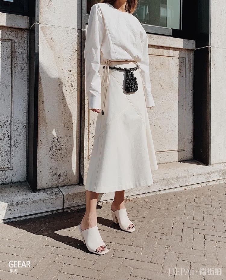 夏季中长裙怎样搭?有这6大鞋款,不露腿也能时尚迷人