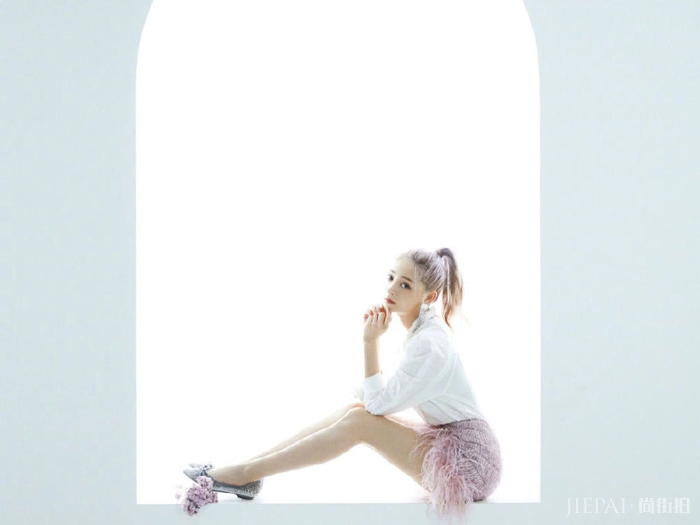 周洁琼换粉紫色，朴秀荣染一半，美出新高度