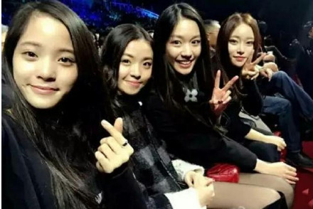 追星女孩?赌王千金何超琼的今天,就是王一博绯闻女友綦美合的明天