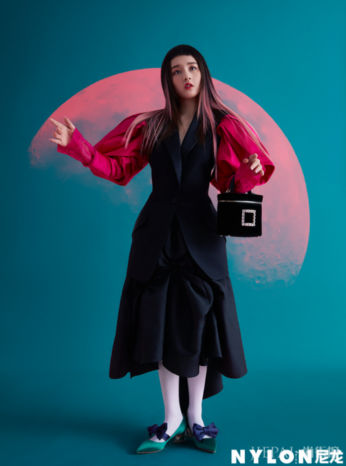 宋祖儿二次元刘海发型大片曝光 撞脸动漫人物