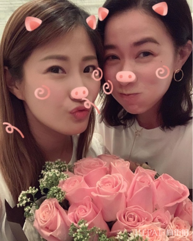 佘诗曼为洪金宝儿媳庆生喝到脸通红，TVB七魔女同框还是她最美