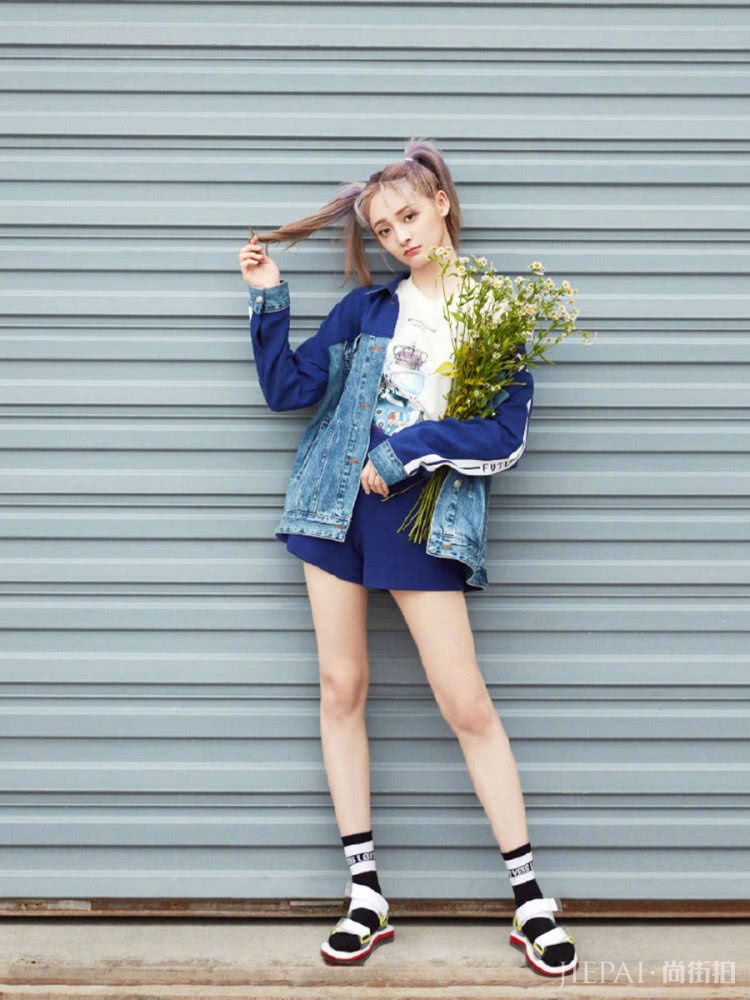 周洁琼换粉紫色，朴秀荣染一半，美出新高度