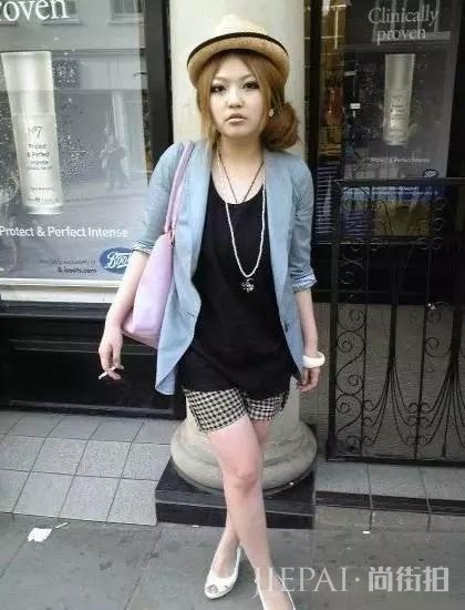 正和女友庆生，甜上热搜，却被曝出轨14岁网红？