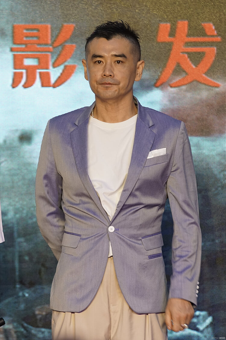 八一厂《极度危机》明日公映,团队摄影师也真正上过战场