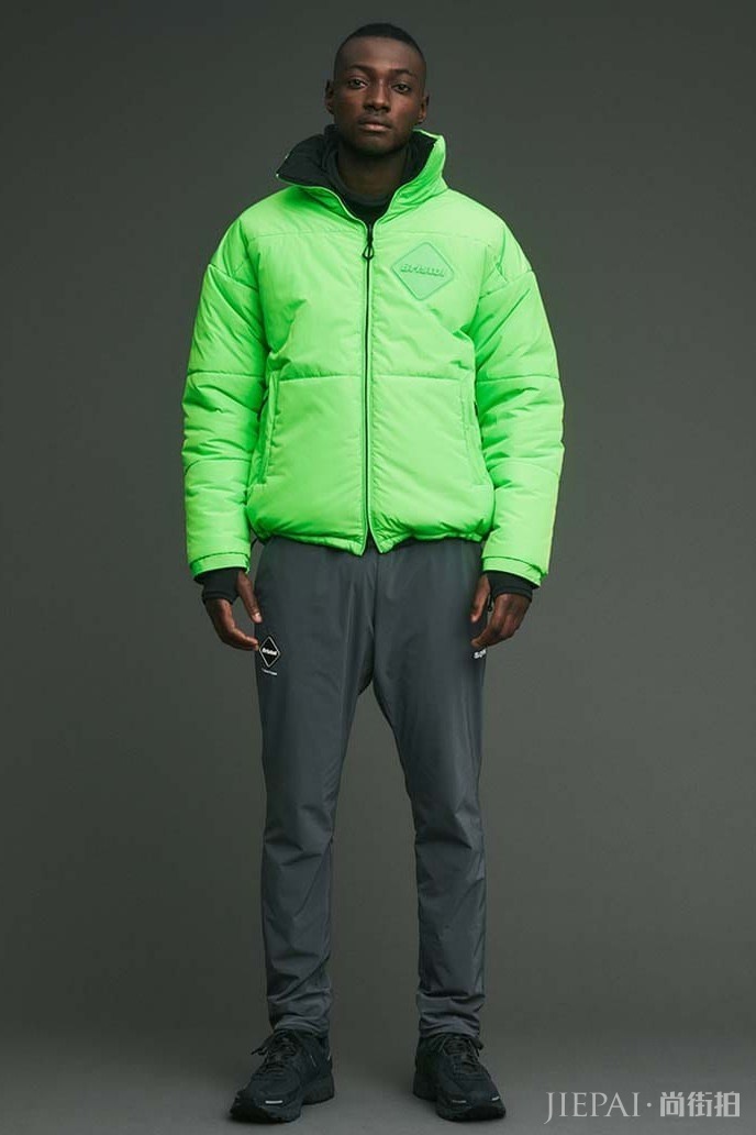 还是搞足球！但是这次 F.C. Real Bristol 街头化了！