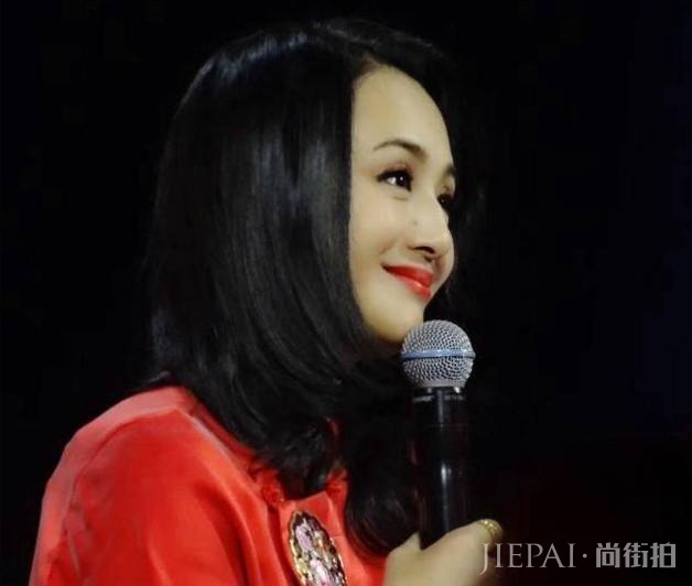 事业巅峰回归家庭,昔日芒果一姐风光不再,45岁变身“淘女郎”