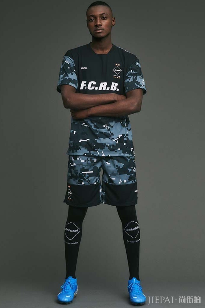 还是搞足球！但是这次 F.C. Real Bristol 街头化了！