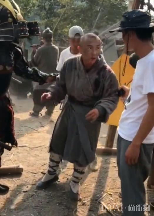 曾是李连杰御用童星,却被指不及释小龙?35岁谢苗重新翻红成男一