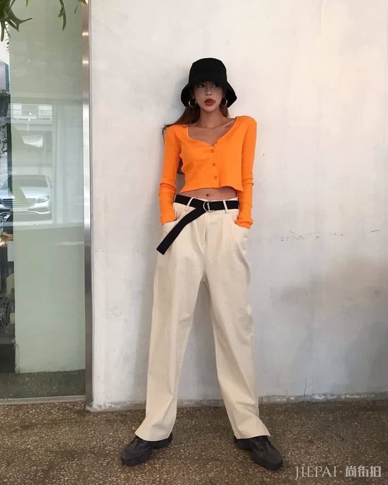 掌握这几个穿搭技巧,不穿鞋也能让你显高显瘦