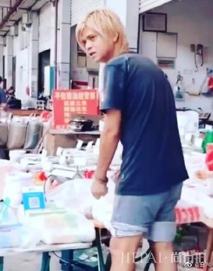 正和女友庆生，甜上热搜，却被曝出轨14岁网红？