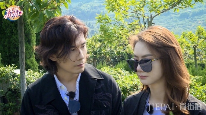 戚薇李承铉给外公扫墓悲痛落泪,曾在节目自曝:子欲养而亲不待