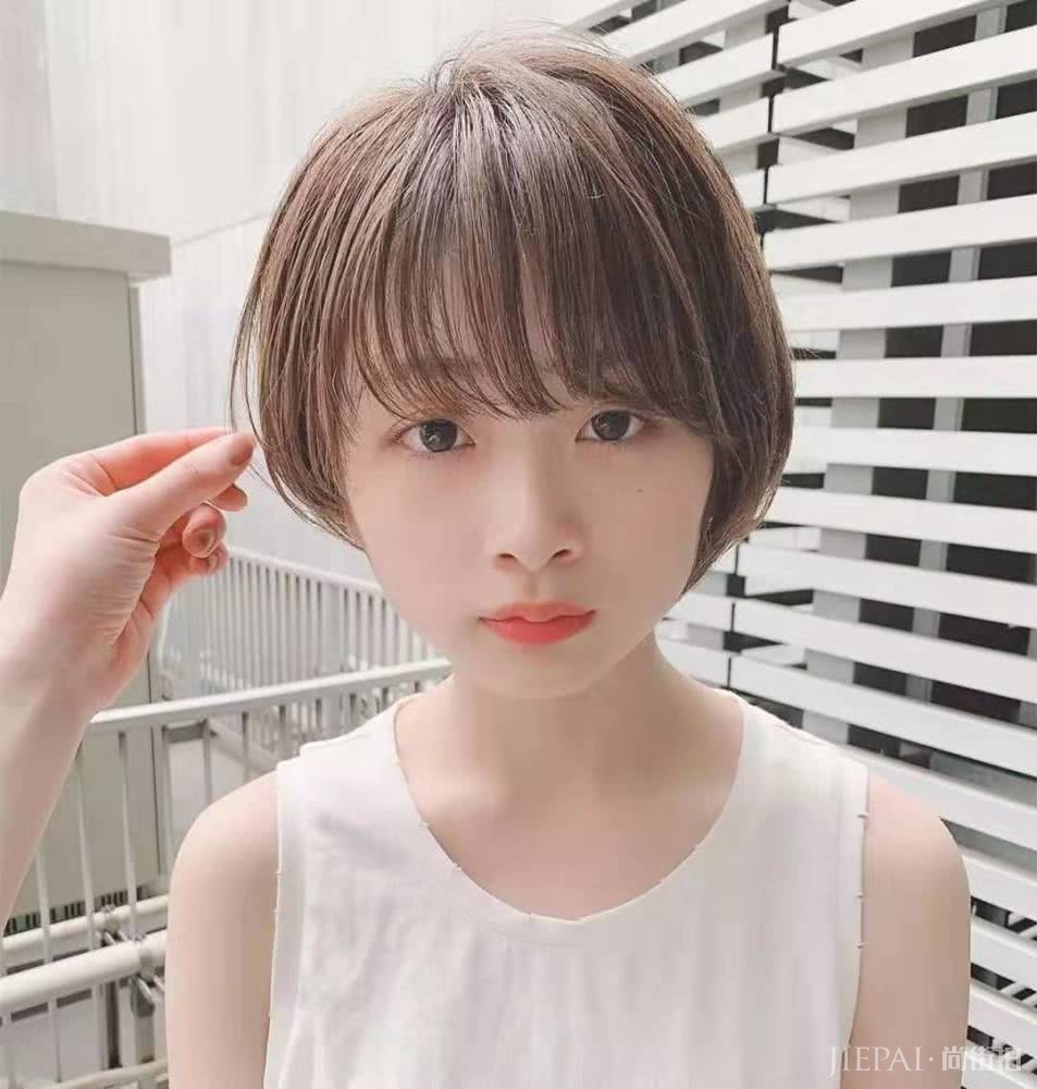 9款适合圆脸女生短发LOOK，甜美可爱又成熟优雅，减龄更时尚