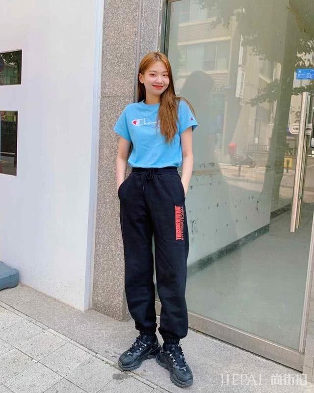 穿衣学韩国小姐姐色彩穿搭,青春靓丽又减龄