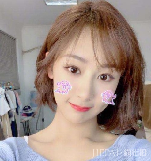 杨紫对肖战有意思?网曝她故意和肖战同班机,拍吻戏把嘴都亲肿了