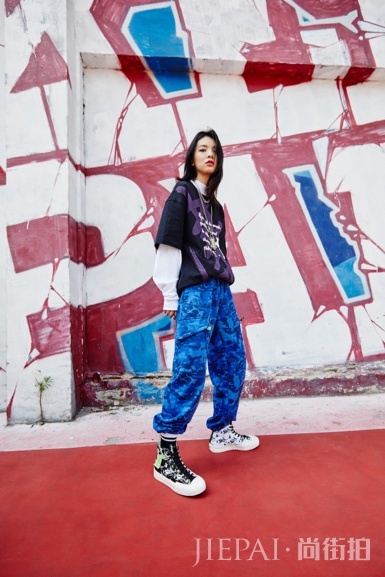 STYLE WAR安踏青年系列掀起涂鸦新潮!Bombing Street 涂鸦大师Stash携热点新品强势登陆