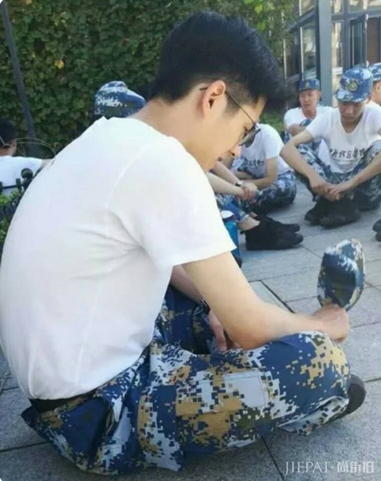 娱乐圈接地气的男明星