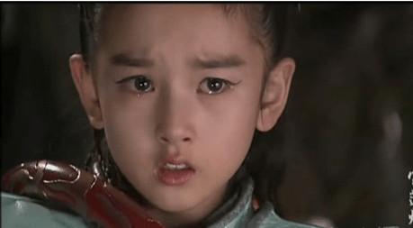 宋祖儿太耿直了吧,节目中吐槽刘昊然全剧组最丑,头围大的像锅