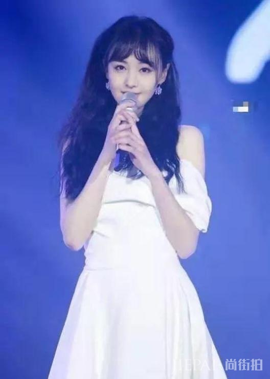 杨紫有多惨，合作肖战被骂倒贴，录视频祝福郑爽被质疑不怀好意