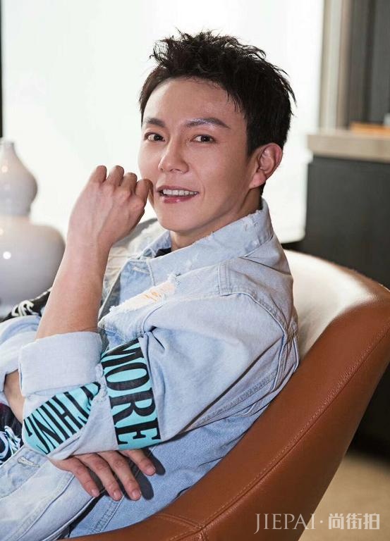 曾是李连杰御用童星,却被指不及释小龙?35岁谢苗重新翻红成男一