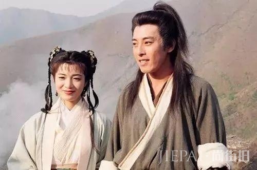 曾受刘德华力捧,演艺事业高开低走,今三胎现身42岁的她风韵如初