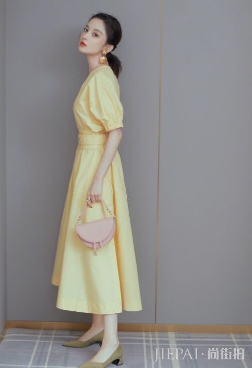 娜扎不仅神颜还有高级感,怎么穿都是名媛气质