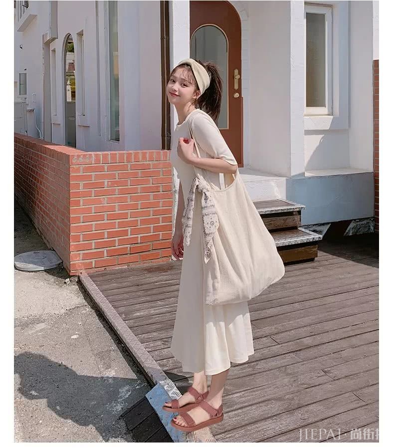 泫雅在穿的“丑丑鞋”,上脚超时髦