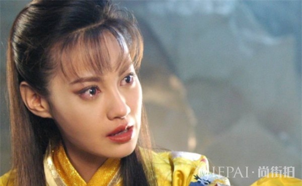 红极一时便消失遗迹的5位女星，柏雪近10年，最后一位最为可惜