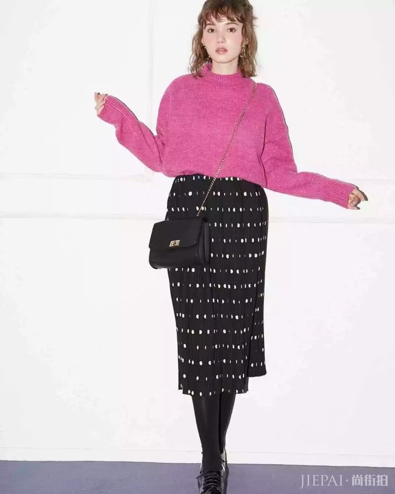 20岁的女生穿这7种颜色超显老气，穿上真像大妈