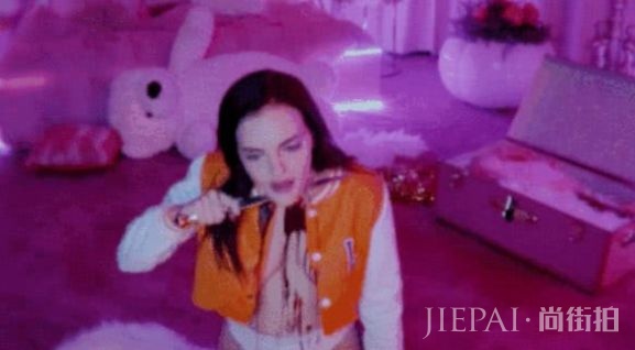 网红萝莉变大妈,直播间里还有多少“恐怖片”?