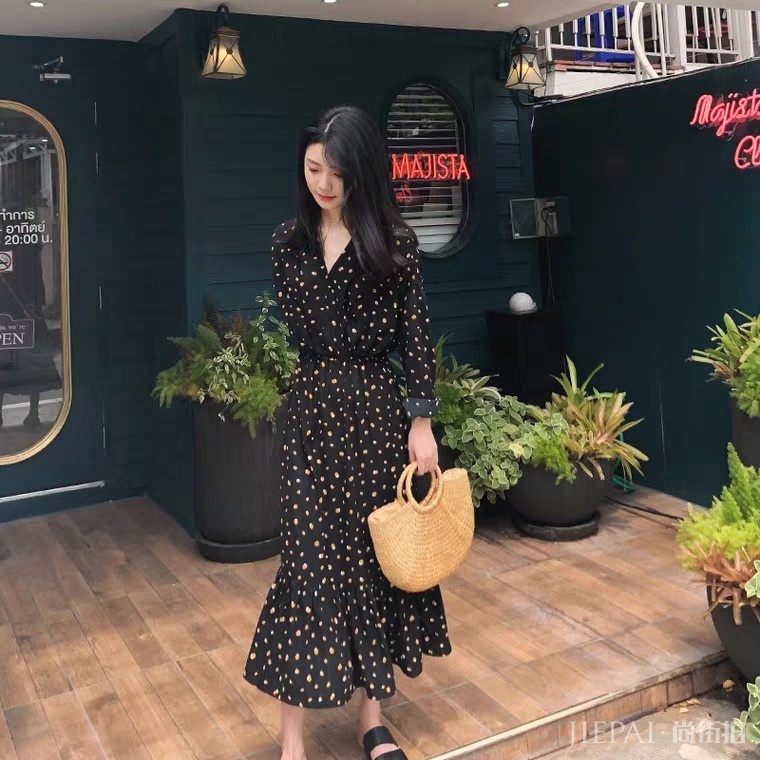 女生出去玩别穿得太正式!带上这几款裙子,舒适又知性