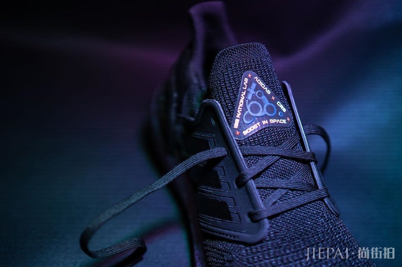 一起来遨游太空吧！Ultra Boost 2020 实物曝光！
