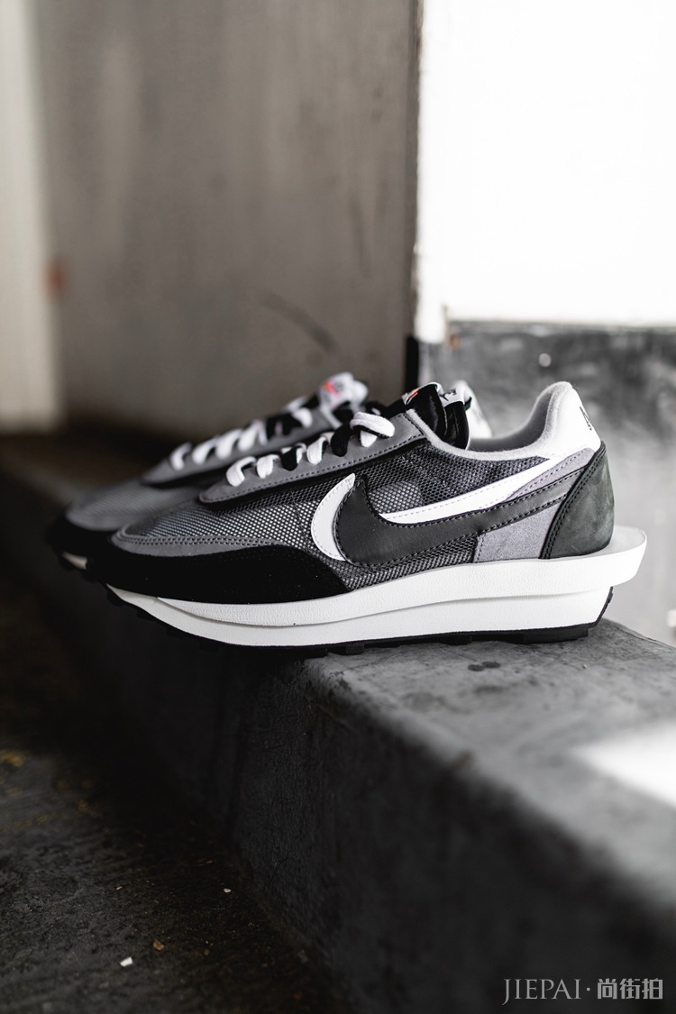 黑灰 Sacai x Nike LDWaffle 再曝实物图！更多细节更多心动！