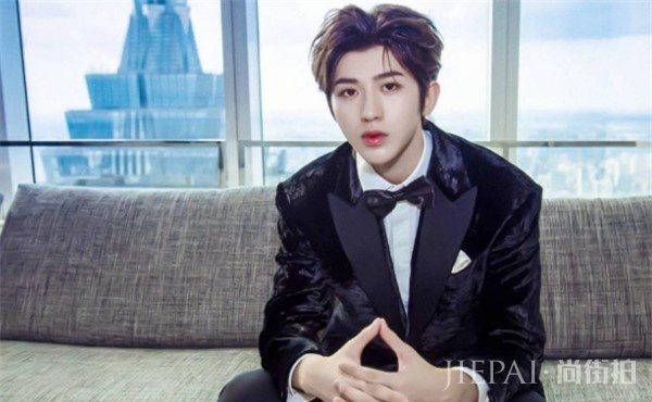 娱乐圈中“人气超高”的5位男星，鹿晗垫底，第一实至名归！