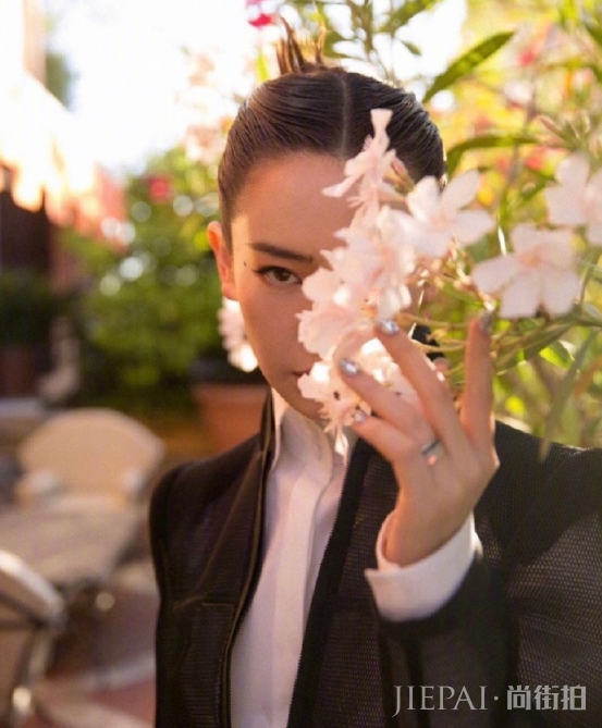 明星们的奇特妆容,哪一位符合你审美?