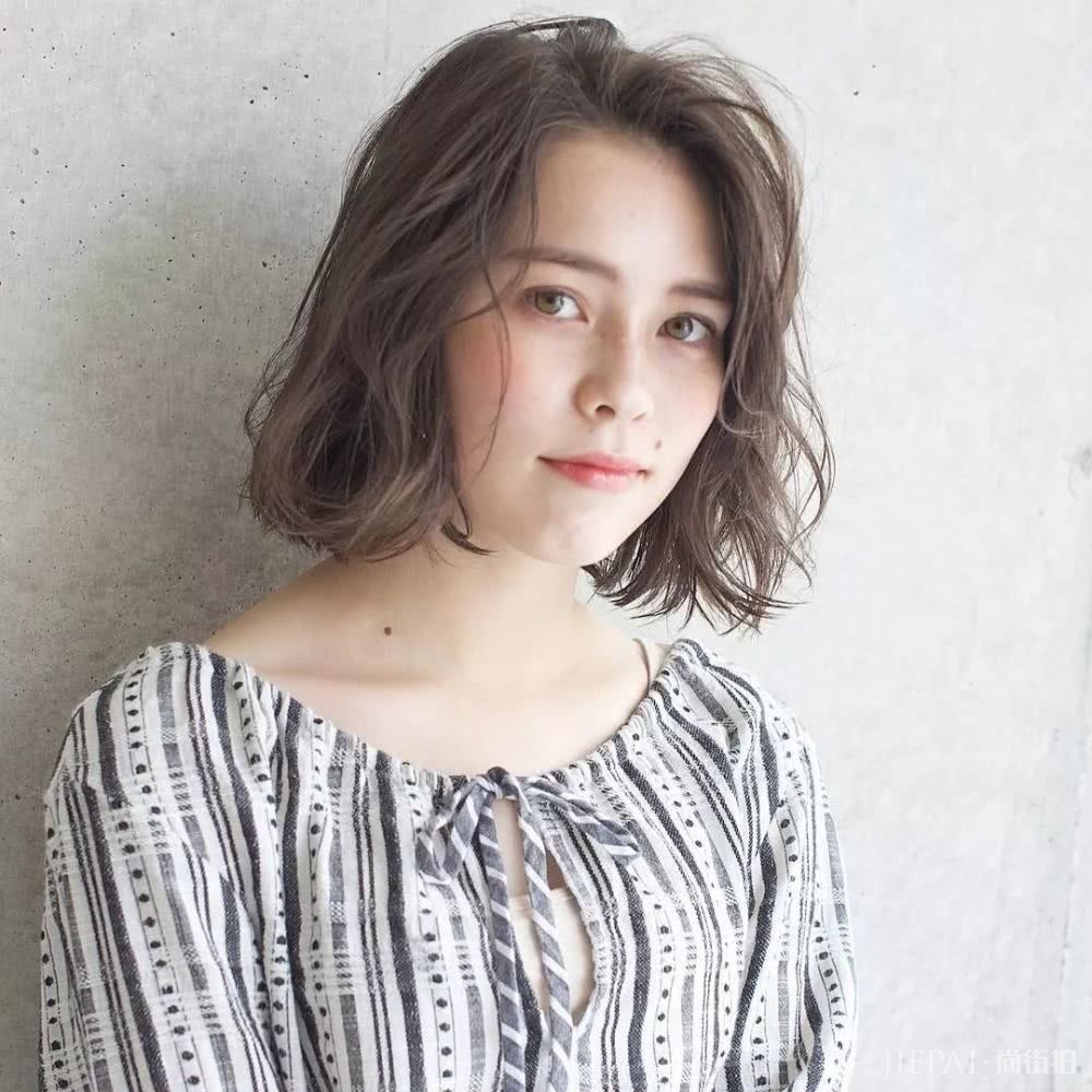 清爽无刘海的日系发型，气质加分妥妥的