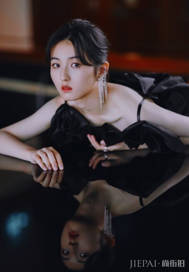 夏天学张子枫穿搭，可盐可甜的妹妹你喜欢吗？