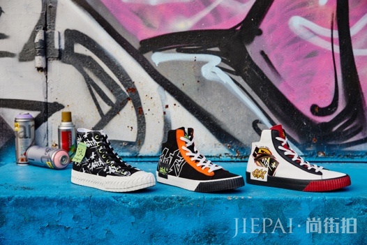 STYLE WAR安踏青年系列掀起涂鸦新潮!Bombing Street 涂鸦大师Stash携热点新品强势登陆