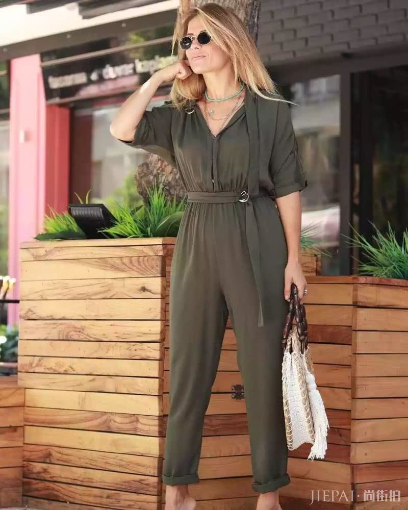 20岁的女生穿这7种颜色超显老气，穿上真像大妈