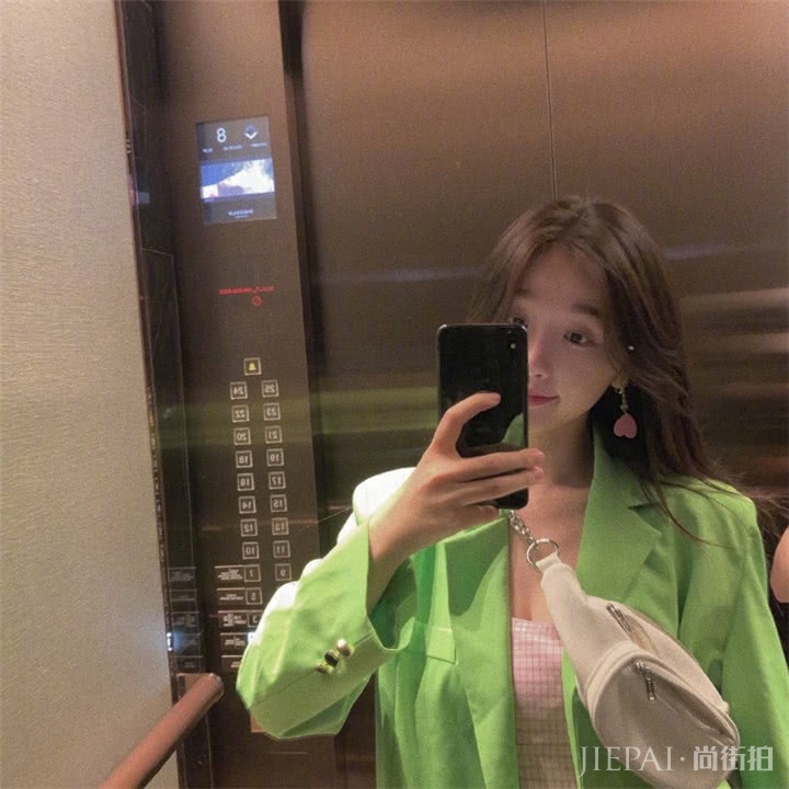 虞书欣晒生活照,造型百变古灵精怪