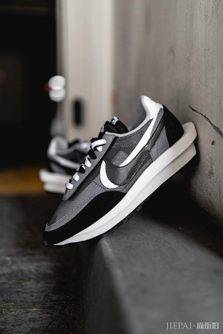 黑灰 Sacai x Nike LDWaffle 再曝实物图！更多细节更多心动！